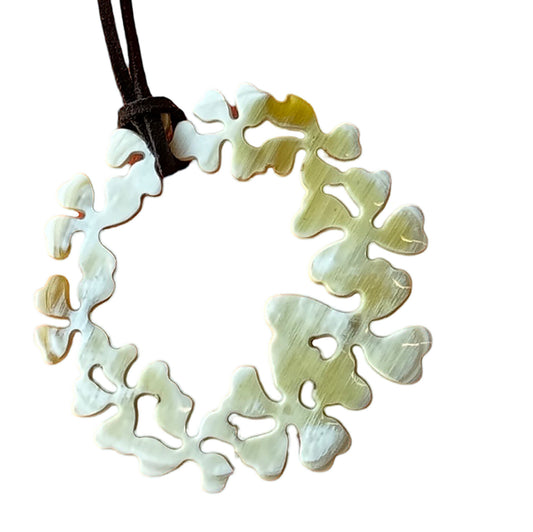 CTNP30 Natural Horn Wreath Pendant