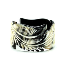 CTB200 Genuine Horn Black +Light Feather Bangle