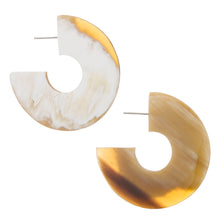 CTE15 Light Natural Horn Flat Crescent On Post