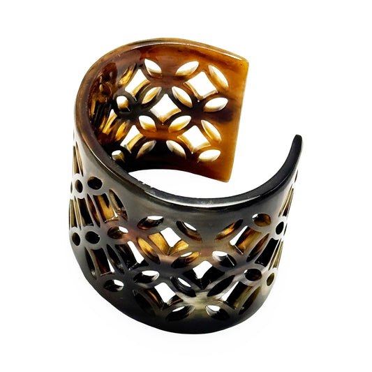 OSB05 Natural horn carved lattice pattern cuff