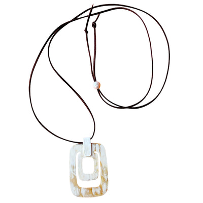 CTNP29 Natural Horn Geometric Pendant